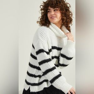 Women’s Bita’s Boxy turtleneck sweater. Brand new with tags.